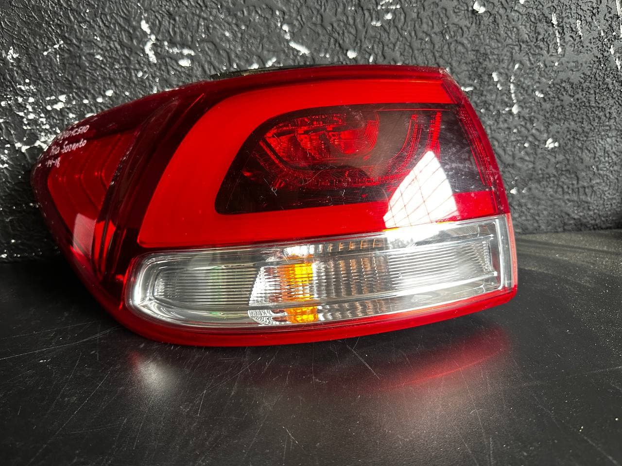 Фара Kia Sorento 14-18 б/у OEM 92401C5110